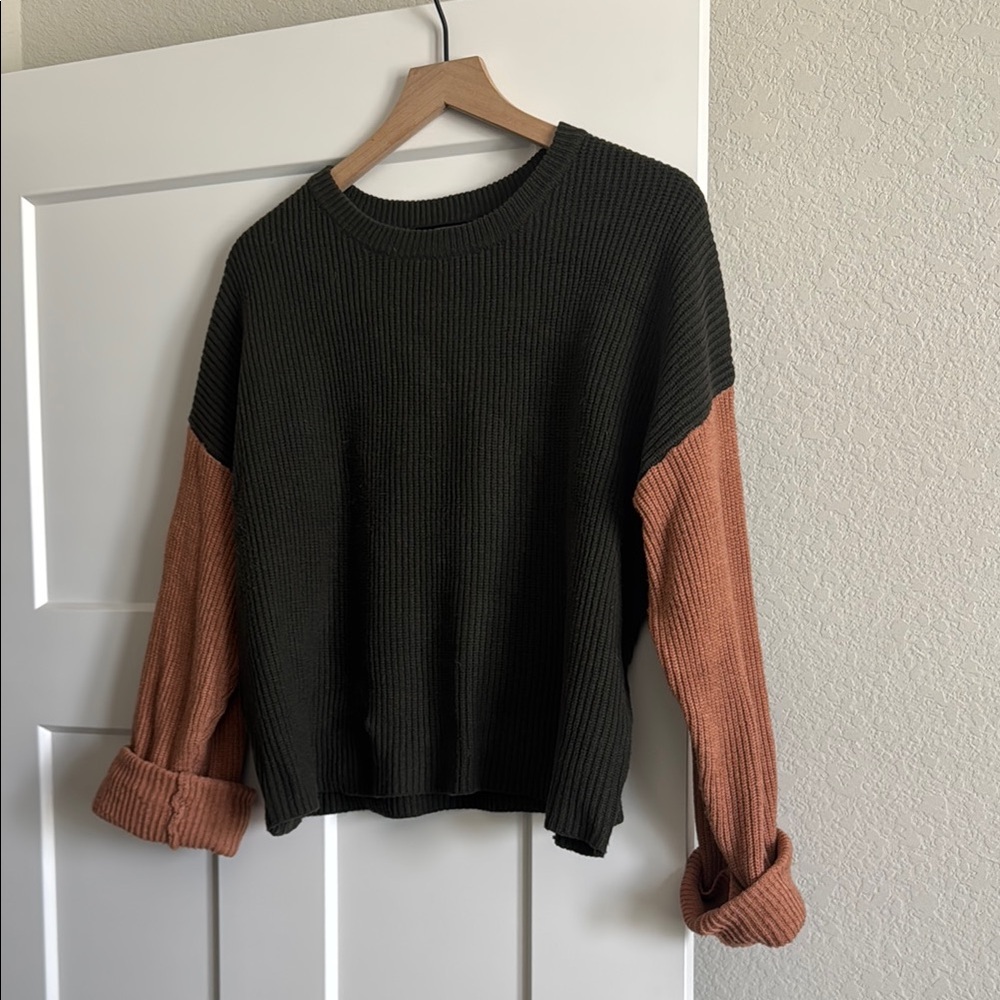 Colorblock Sweater in Olive and Tan